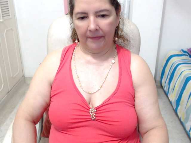 leonela-68 live cam on BongaCams