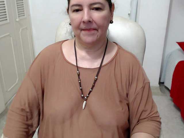 leonela-68 live cam on BongaCams
