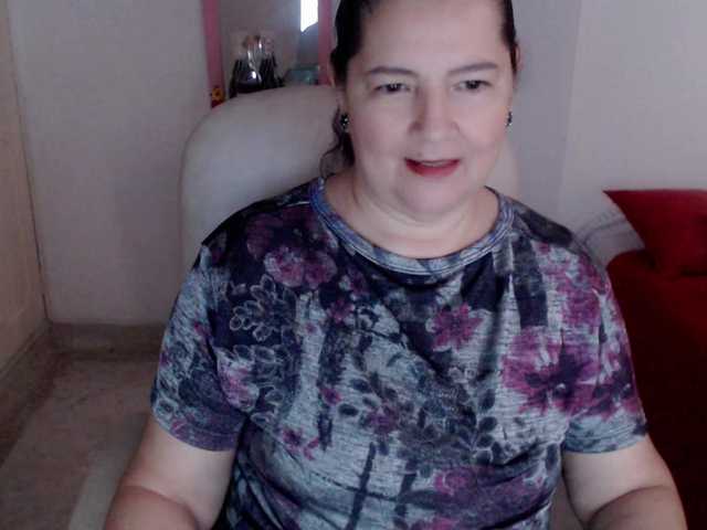 leonela-68 live cam on BongaCams
