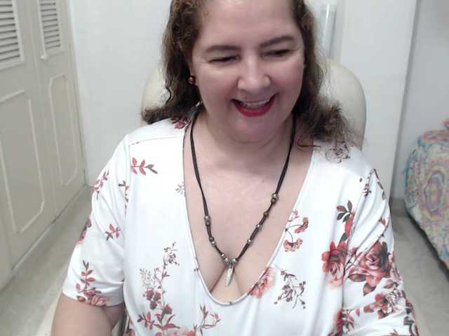 leonela-68 live cam on BongaCams