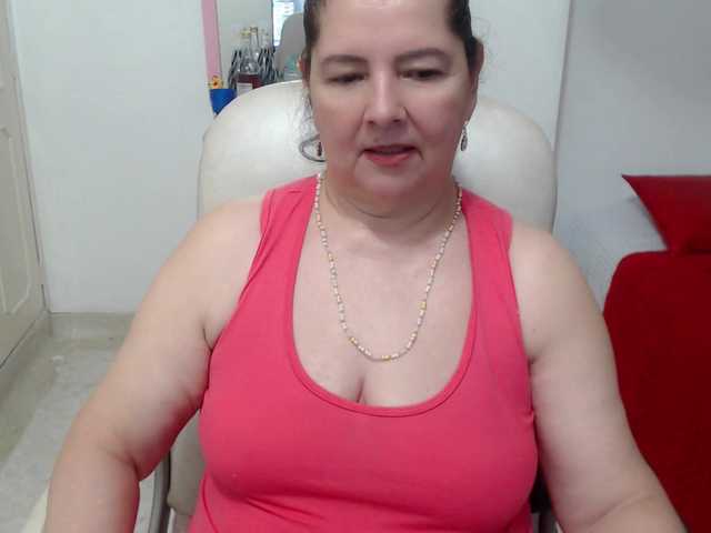 leonela-68 live cam on BongaCams