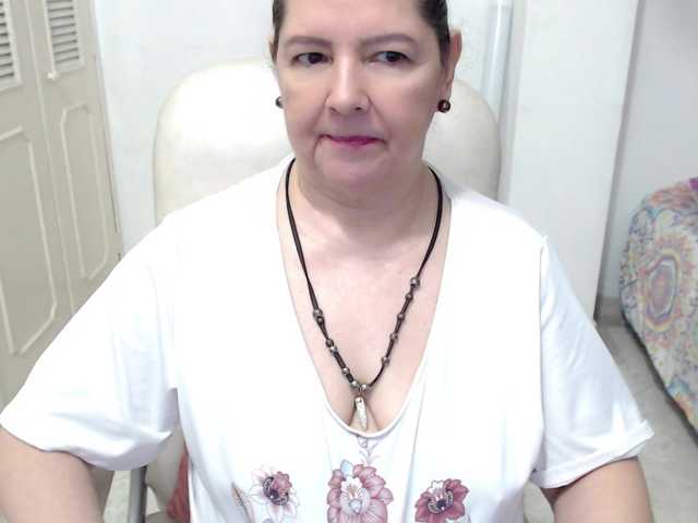 leonela-68 live cam on BongaCams