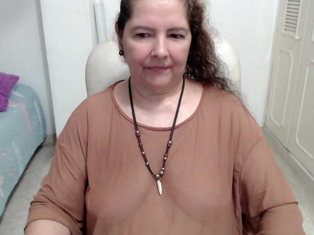 leonela-68 live cam on BongaCams