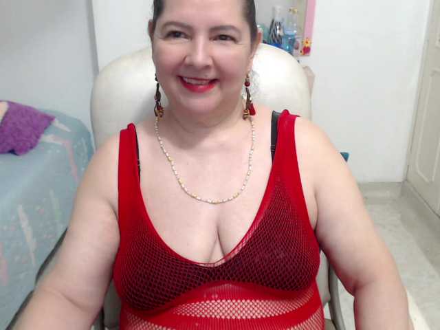leonela-68 live cam on BongaCams