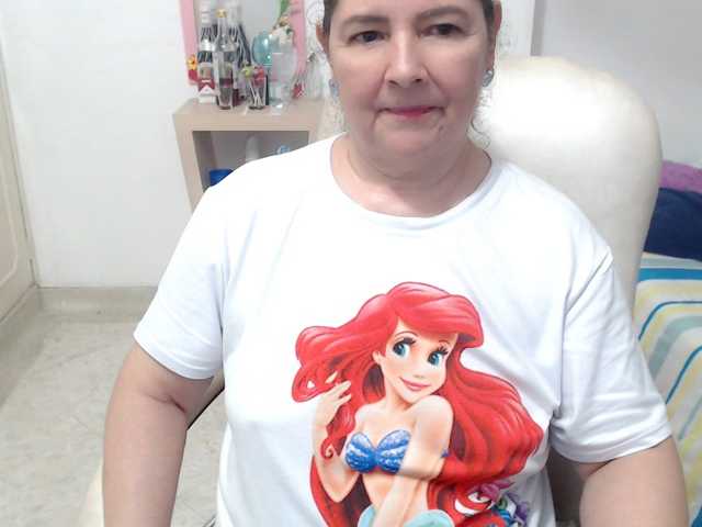 leonela-68 live cam on BongaCams