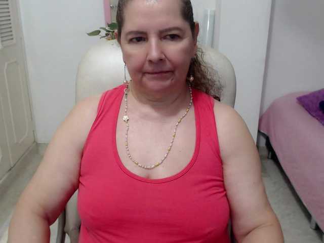 leonela-68 live cam on BongaCams