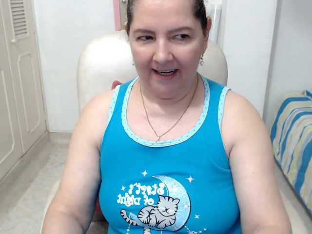 leonela-68 live cam on BongaCams