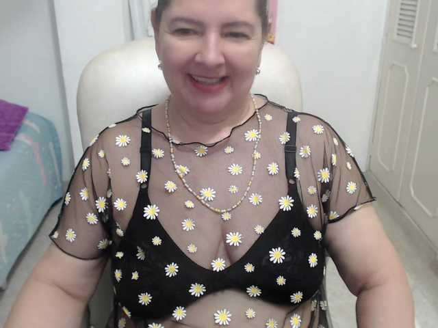 leonela-68 online