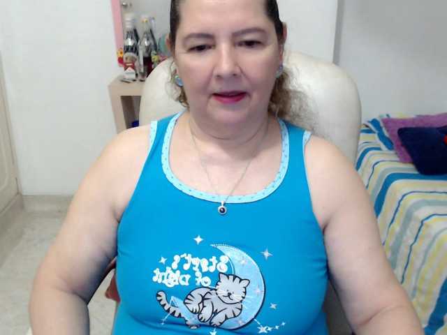 leonela-68 live cam on BongaCams