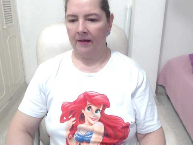 leonela-68 live cam on BongaCams