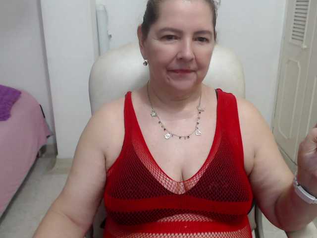 leonela-68 live cam on BongaCams