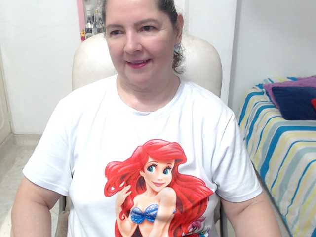 leonela-68 live cam on BongaCams