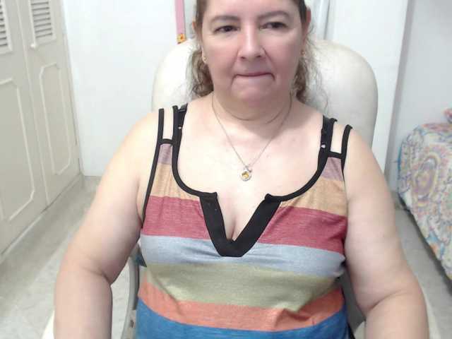 leonela-68 live cam on BongaCams