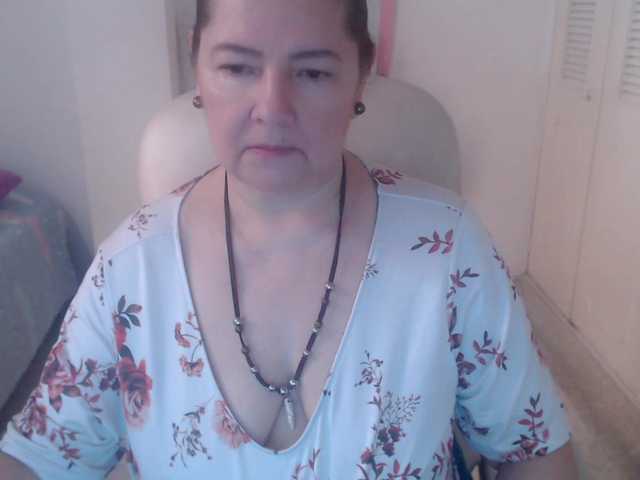 leonela-68 live cam on BongaCams