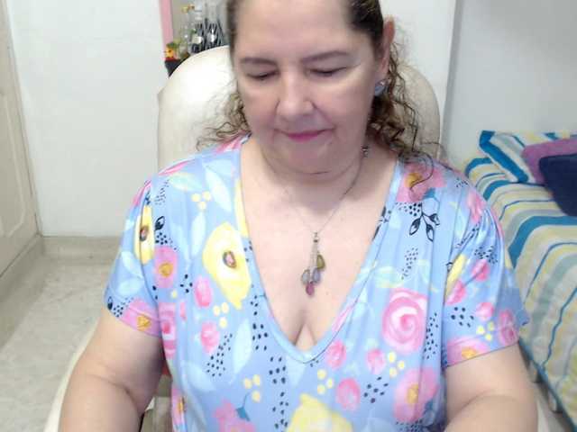 leonela-68 webcam bongacams model stream image