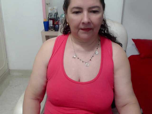 leonela-68 live cam on BongaCams