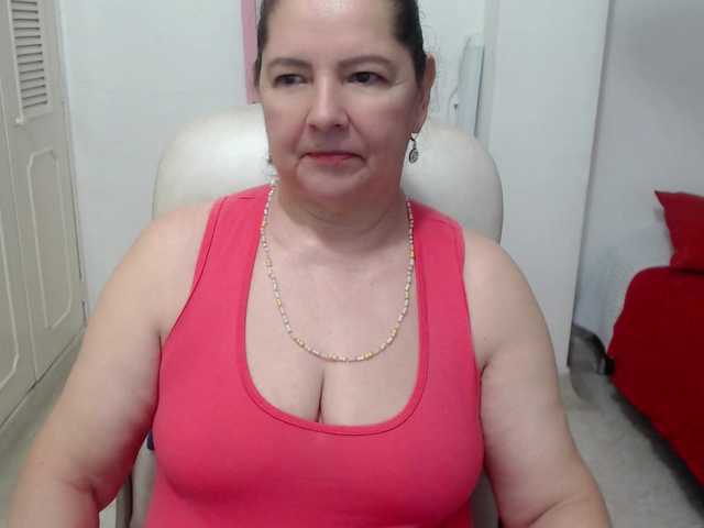 leonela-68 live cam on BongaCams