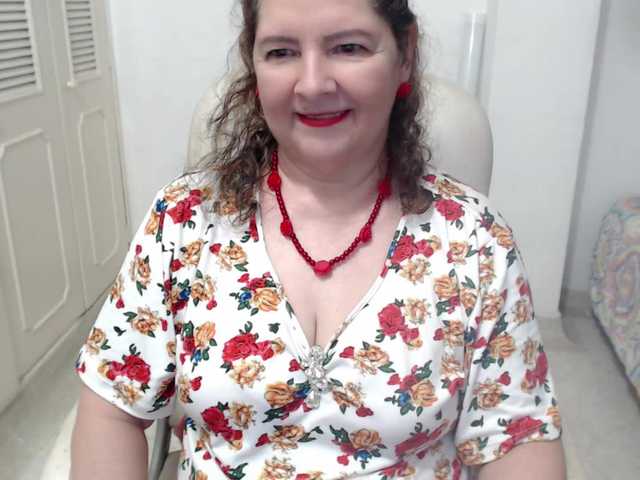 leonela-68 live cam preview