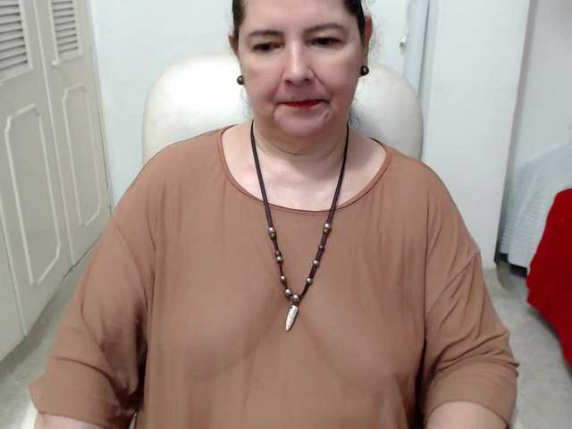 leonela-68 cam belle