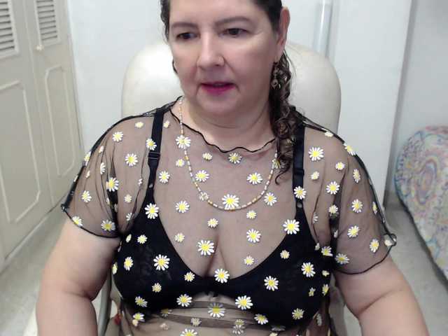leonela-68 live cam preview