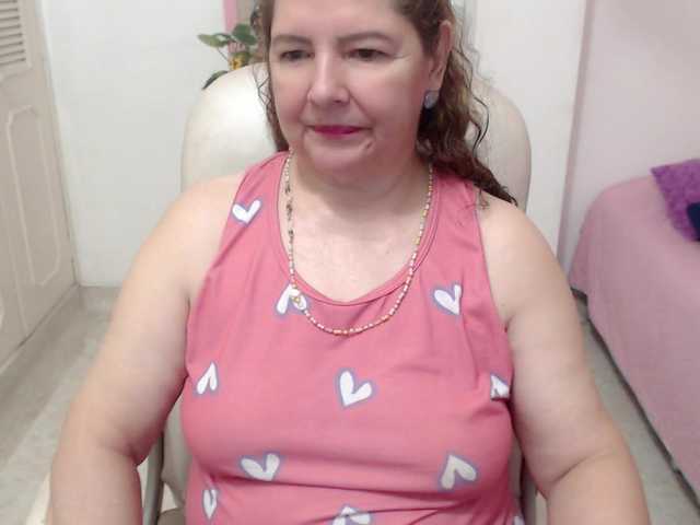 leonela-68 live cam on BongaCams