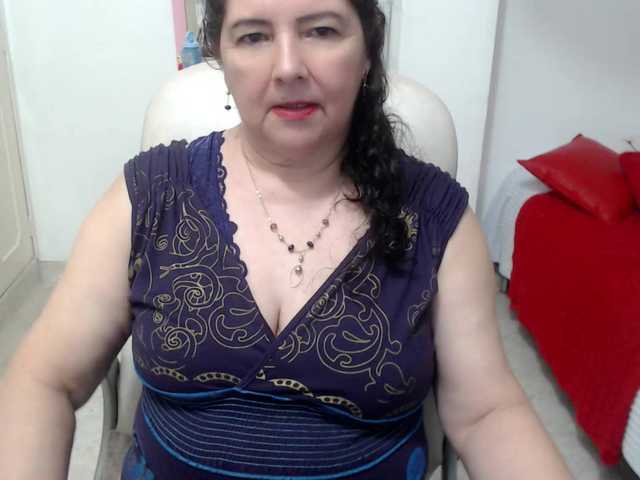 leonela-68 live cam on BongaCams