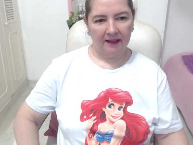 leonela-68 live cam on BongaCams