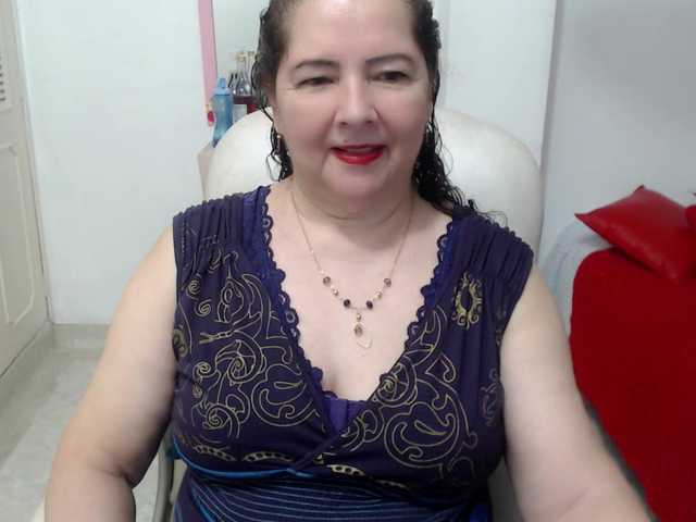 leonela-68 live cam on BongaCams