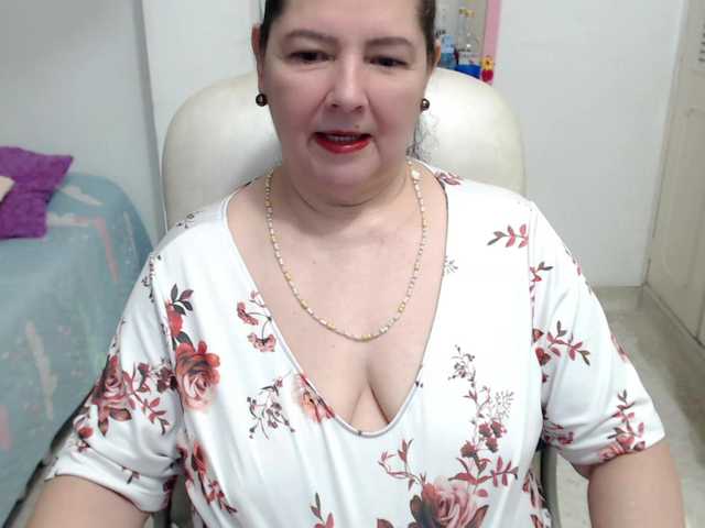 leonela-68 live sex show