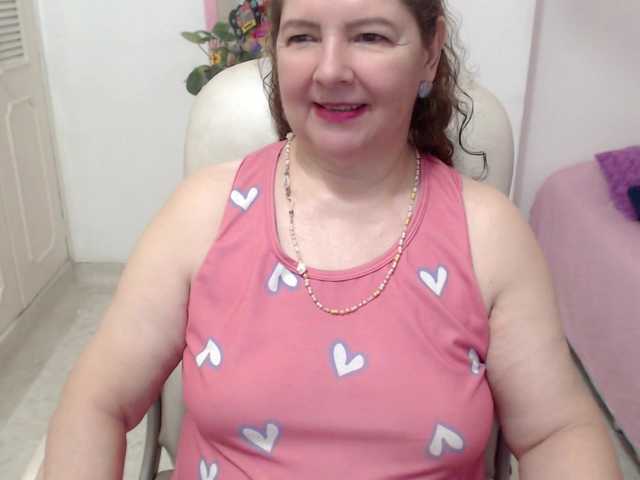 leonela-68 live cam on BongaCams