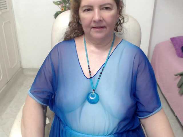 leonela-68 live cam on BongaCams