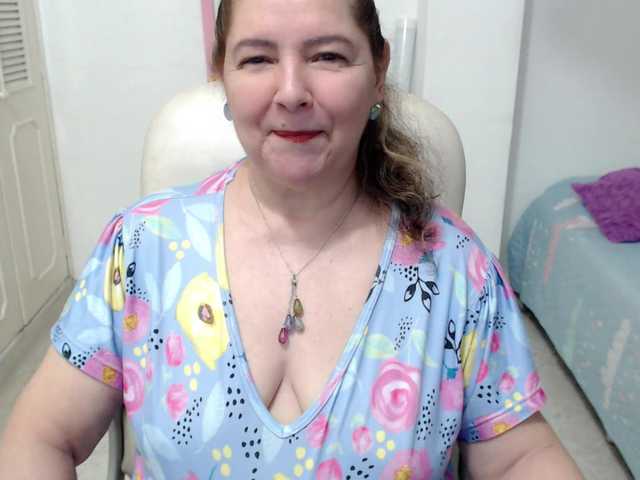 leonela-68 live webcam show