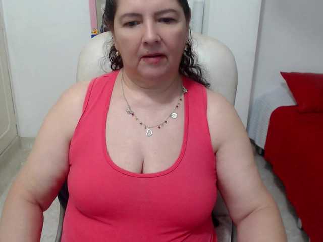 leonela-68 live cam on BongaCams