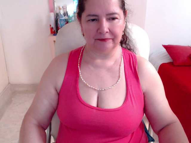 leonela-68 live cam on BongaCams