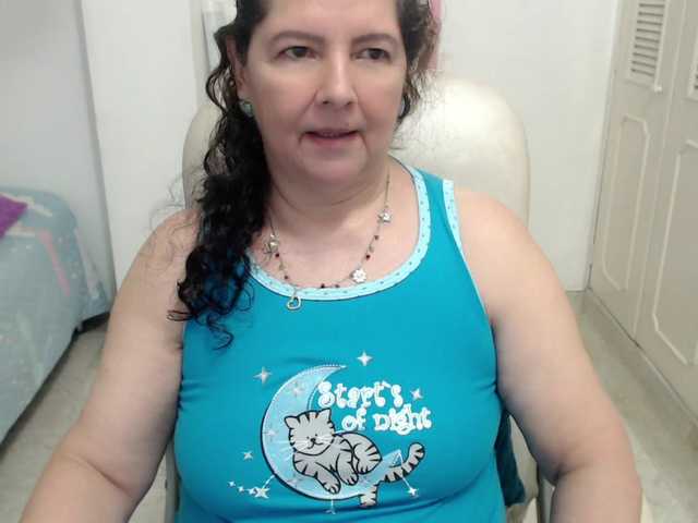 leonela-68 live cam on BongaCams