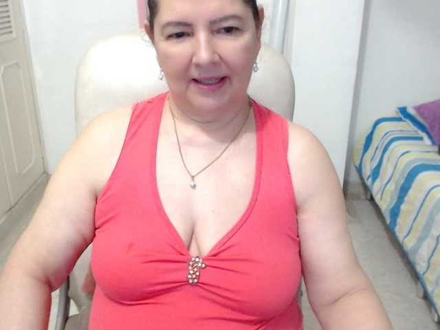 leonela-68 live cam on BongaCams