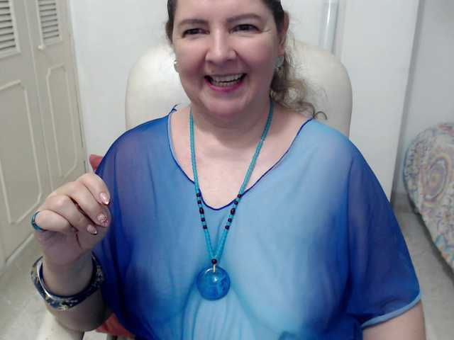 leonela-68 live cam on BongaCams