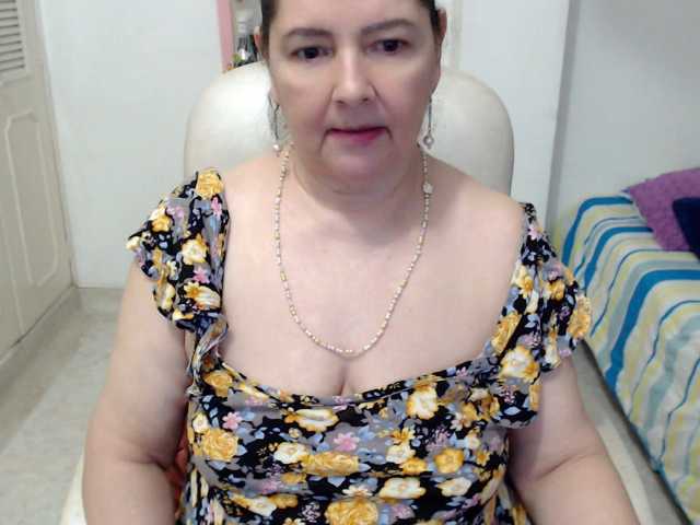 leonela-68, live now on BongaCams
