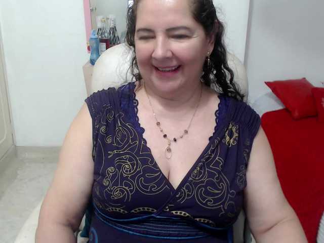 leonela-68 live cam on BongaCams