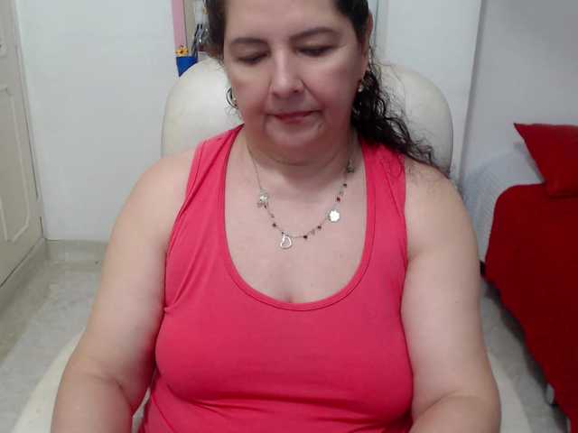 leonela-68 live cam on BongaCams