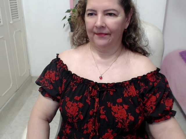 leonela-68 live cam on BongaCams