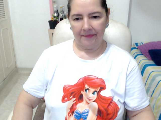 leonela-68 live cam on BongaCams