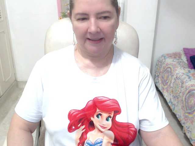 leonela-68 live cam on BongaCams