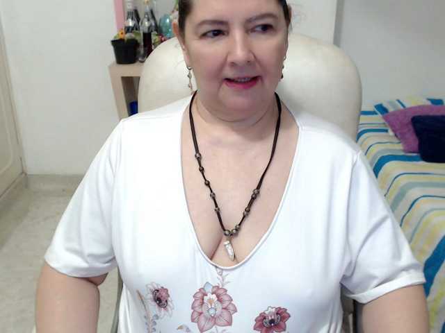 leonela-68, en directo ahora en BongaCams