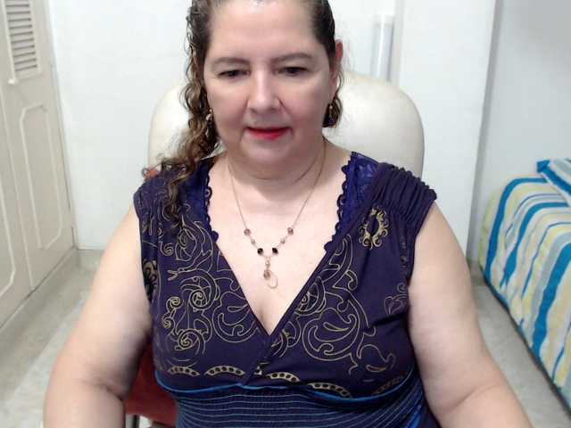 leonela-68 live cam on BongaCams