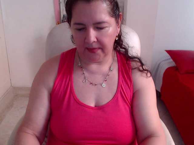 leonela-68 live cam on BongaCams