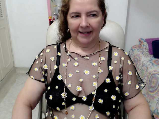 leonela-68 live webcam show