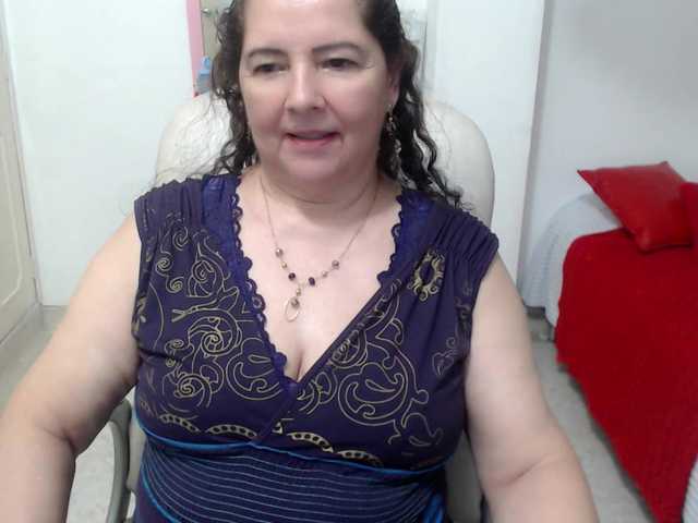 leonela-68 live cam on BongaCams