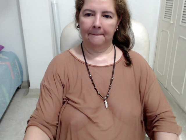 leonela-68 live webcam show