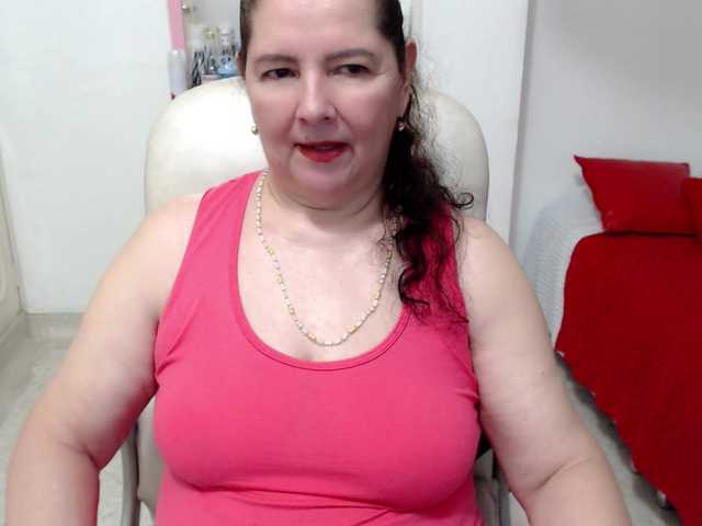 leonela-68 live cam on BongaCams